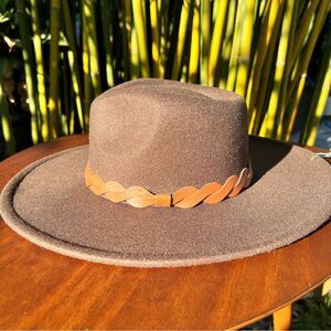 Francesca’s brown hat 🔥NWT🔥 adjustable 🔥 wool blend 🔥